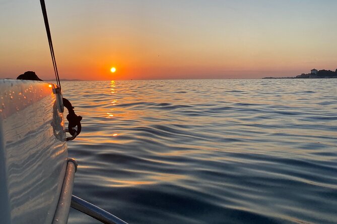 Experience Zadar Archipelago with private Antares sailing tour - Ošljak stop: traditional Mediterranean houses and a quieter island feel