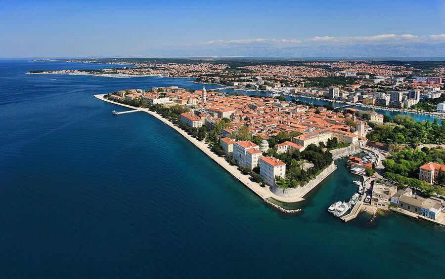 Explore Zadar: Laid-Back Fun Bike Tour - The Zadar Sphinx Stop: A Quick Moment With Real Context