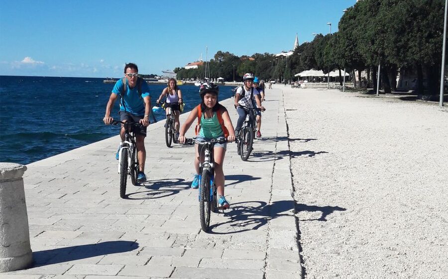 Explore Zadar: Laid-Back Fun Bike Tour - Bike Comfort and Safety: Helmets, Repairs, and the Road Reality