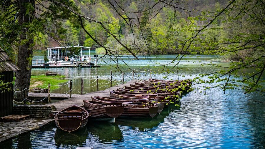 From Split/Trogir/Omiš: Plitvice Lakes Guided Group Tour - Walking the lower-to-upper route: waterfalls at every turn