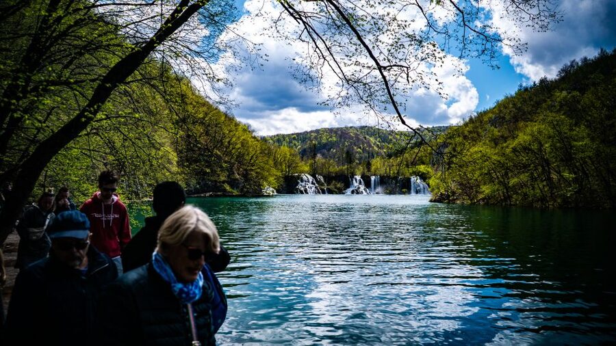 From Split/Trogir/Omiš: Plitvice Lakes Guided Group Tour - Lunch and breaks: what’s on you, what’s already handled