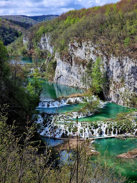 From Zadar: Plitvice Lakes Day Tour - Comfort and small perks: luggage storage and tastings
