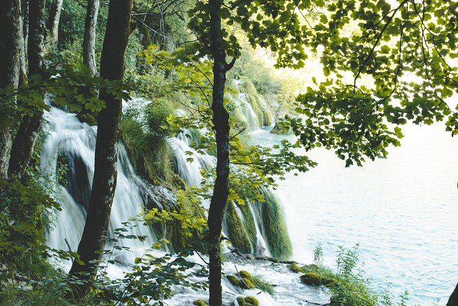 From Zadar: Plitvice Lakes with Boat Ride & Zadar Old town tour - Getting to Plitvice from Zadar: drive time and vehicle reality