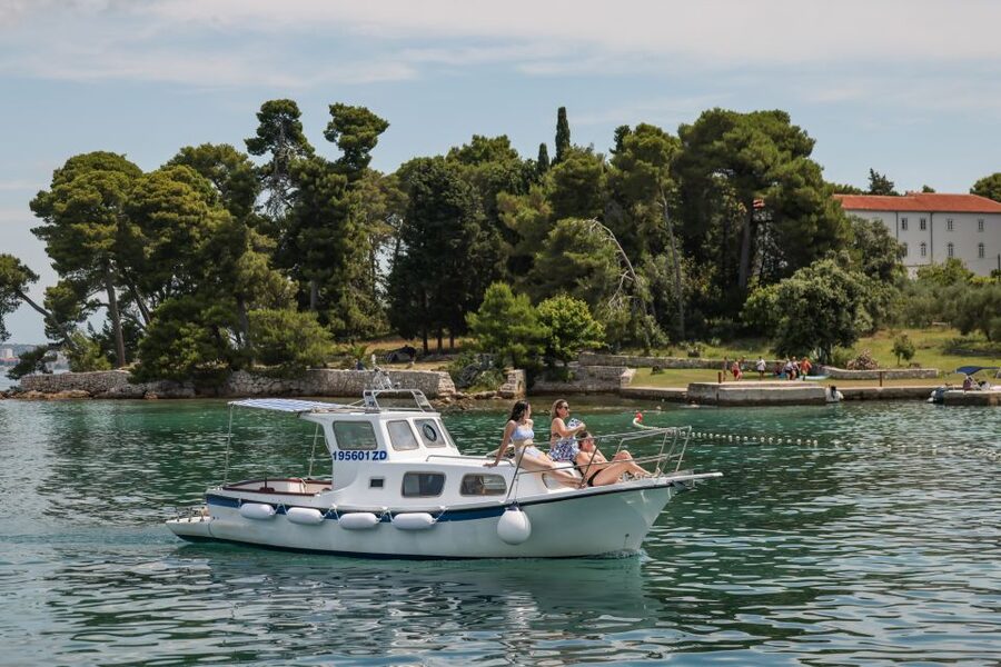 From Zadar: Private Boat Tour to Croatian Islands - Price and value: what you get for $256 per group