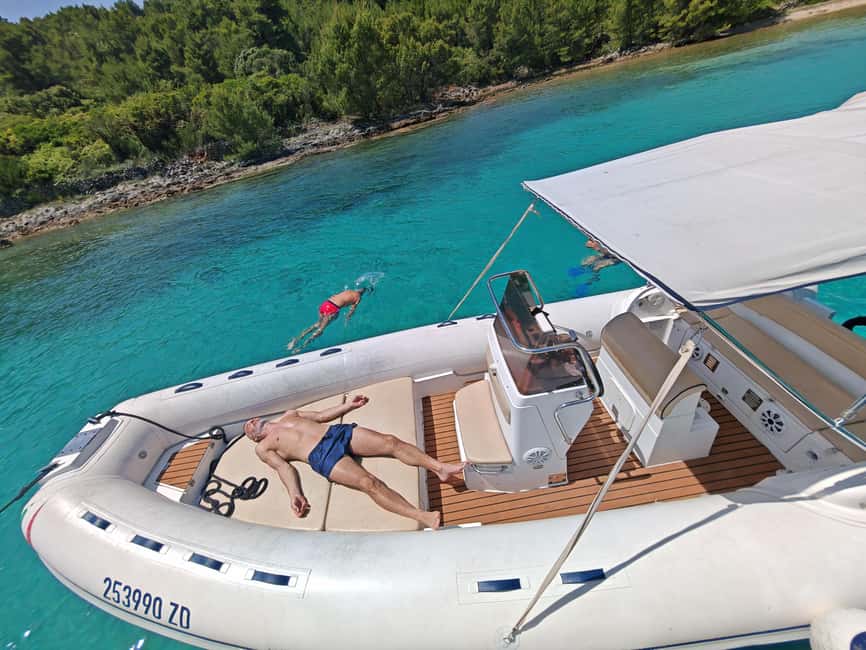 half day group speedboat tour of the islands around Zadar - What you actually get in the water: snorkeling gear and life jackets