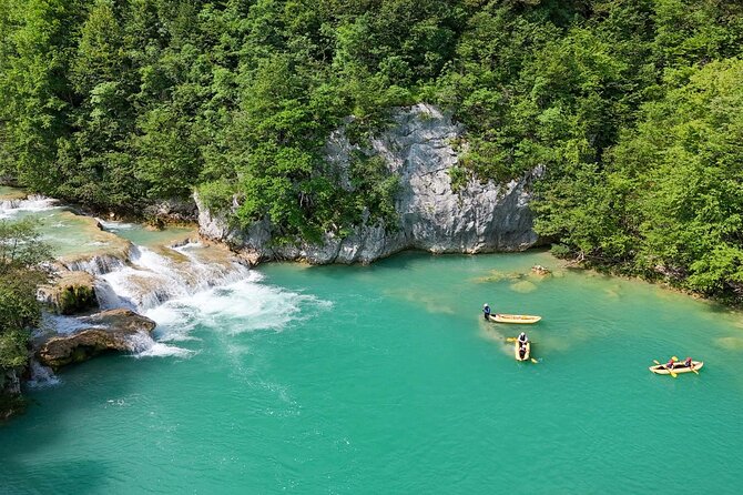 Kayaking Mrežnica river - On the river: five kilometers, nine waterfalls, three rapids