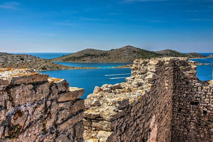 Mikado Kornati Excursion - Lojena Beach on Levrnaka: your first 60 minutes in the water