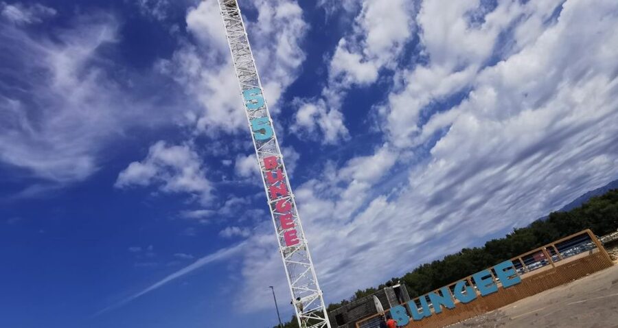 Novalja: Zrce Beach Bungee Jumping Experience - Day or night on a party beach: choosing the vibe