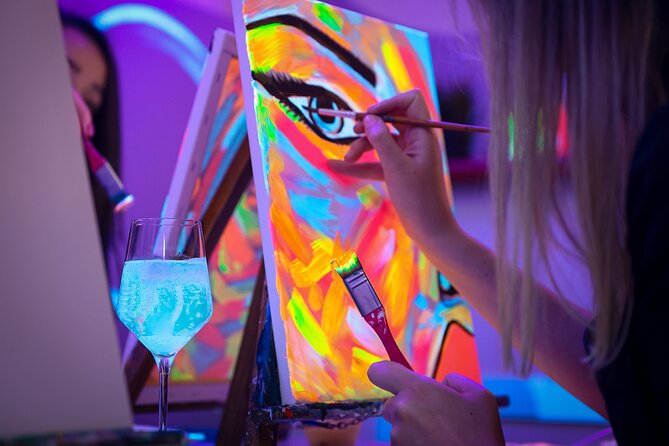 Painting party at Art Bottega - Paint & Wine Studio in Zadar - Who the hosts help most: beginners, solo travelers, and groups