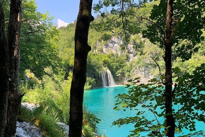 Plitvice Lakes Day Tour from Zadar, Simple and Safe - Boat and train support: why it makes the park feel manageable