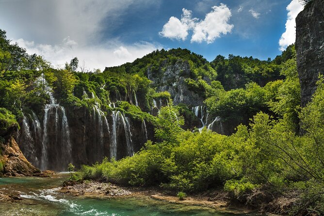Plitvice Lakes Day Tour with Panoramic Boat Ride Ticket Reserved - Inside Plitvice: how the route system works in real time