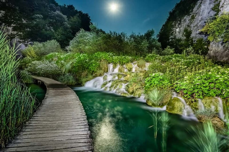 Plitvice Lakes: Guided Walking Tour with Train and Boat Ride - Plitvice Lakes National Park: why this place needs a plan