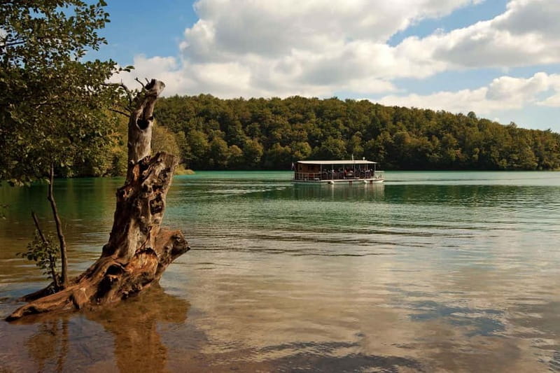 Plitvice Lakes: Guided Walking Tour with Train and Boat Ride - The waterfalls you’ll actually notice (and why guides help)