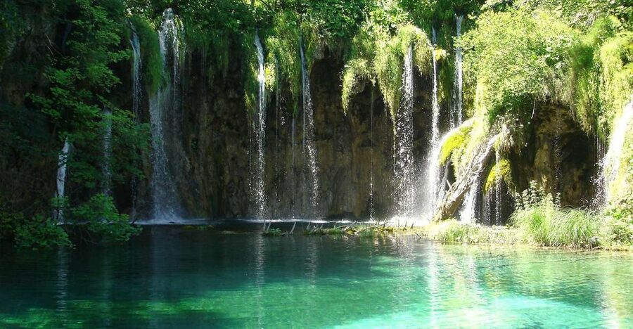 Plitvice Lakes National Park: Private Tour from Zadar - Upper and Lower Lakes on wooden trails: the park’s main story