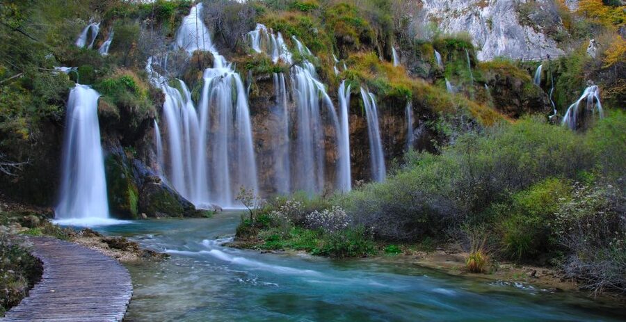 Plitvice Lakes National Park: Private Tour from Zadar - Lake Kozjak by electric boat: why the water view changes everything