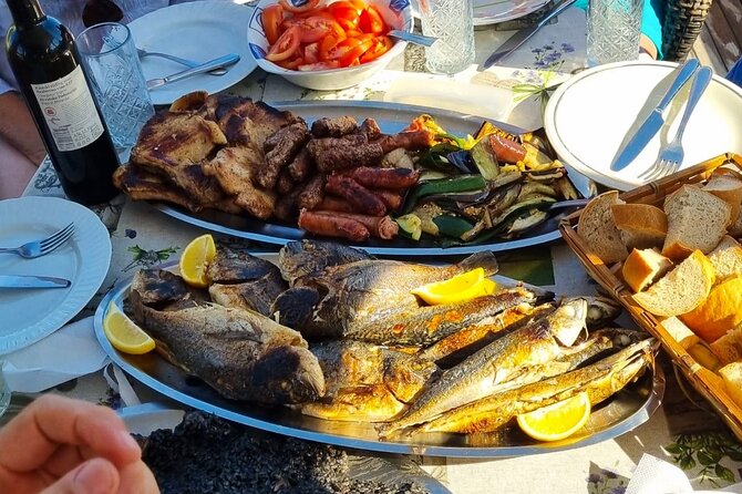 Private Half Day Tour | Food & Drinks | Vrgada - The Food Plan: Breakfast at the Boat and a Full Grilled Lunch