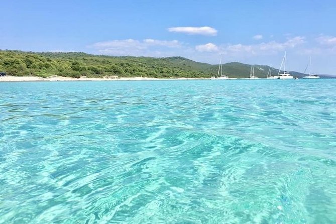 Private Speedboat tour to Sakarun Bay and Golubinka cave - Sakarun Bay: White Sand, Turquoise Water, and a Simple Beach Plan