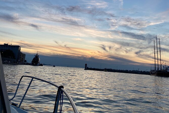 Private Sunset tour with Antares Sailing - Food isn’t included: plan your evening like a local