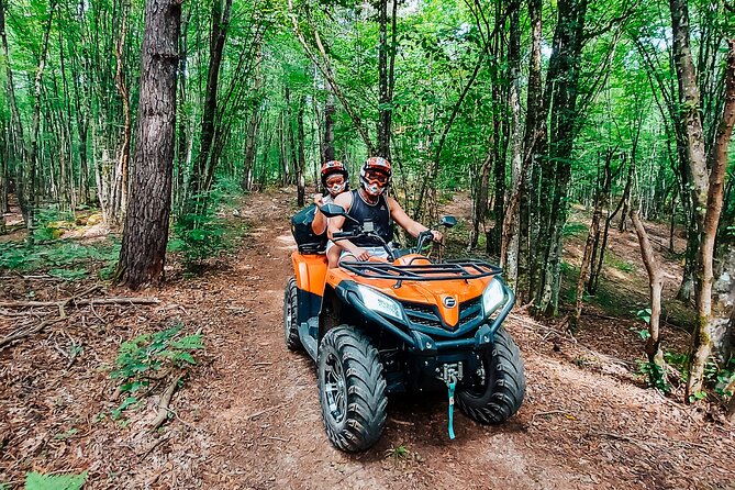 Quad adventure - Safety: Helmet Rules and a Guide Who Keeps It Under Control