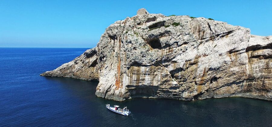 Sibenik: Full-Day Kornati National Park Boat Tour - Tarac fortress on the return: the inner archipelago has a different vibe