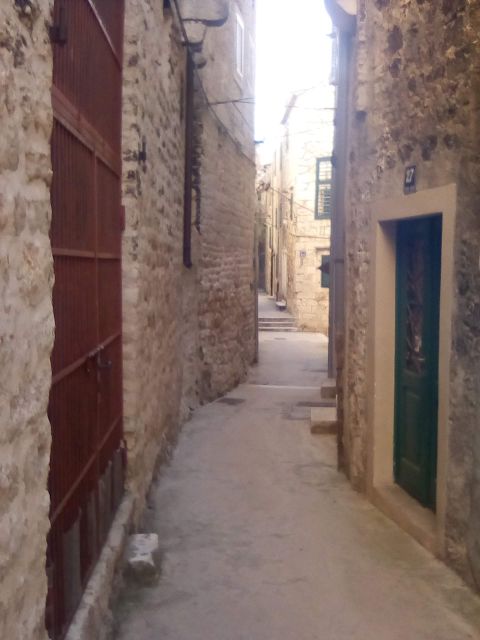 Šibenik walking tour in one hour! - The Fraternity Churches Area and the Šibenik “Manufactufactory” Part