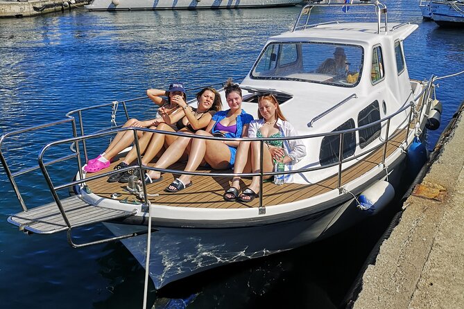 Zadar 2 Islands Hopping and Snorkeling during half day boat tour - The skipper and the group size: why the day feels smoother