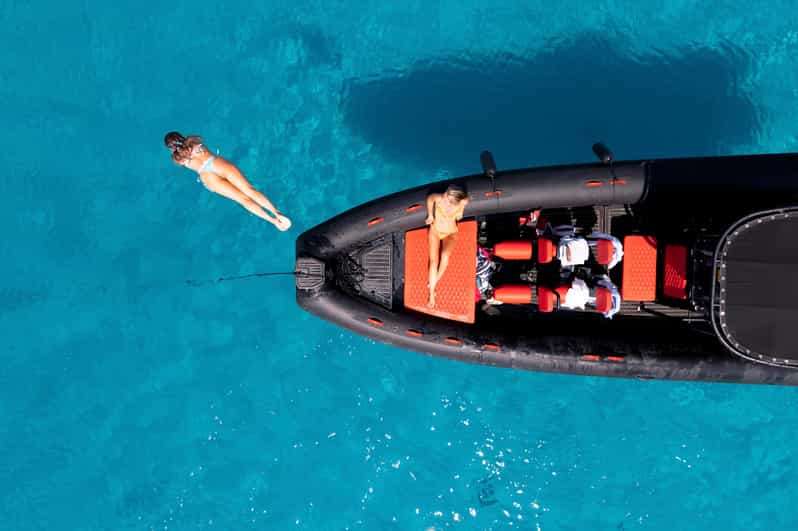 Zadar: 3-Island Speedboat Tour with Snorkeling and Drinks - Meeting point in Zadar: Ul. kralja Dmitra Zvonimira 6 and the red hat