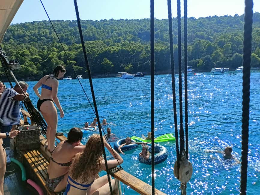 Zadar: Boat Tour with Unlimited Wine & 3 Stops - What to Bring (So You Don’t Spend the Trip Dry)