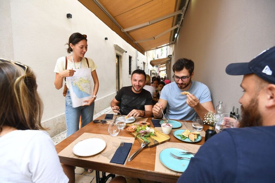 Zadar: Culinary Walking Tour with Food Tastings - The prosciutto, cheese, and wine segment: what to look for