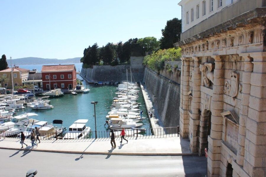 Zadar: E-scooter self guided tour - Zadar on Two Wheels: How the 3-Hour Route Really Works
