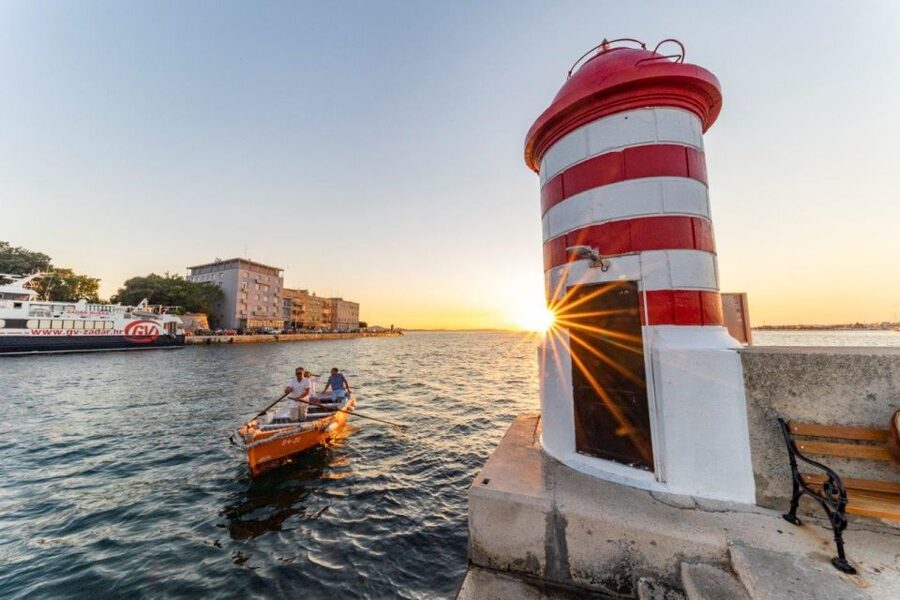 Zadar: E-scooter self guided tour - Scooter basics and who should skip it