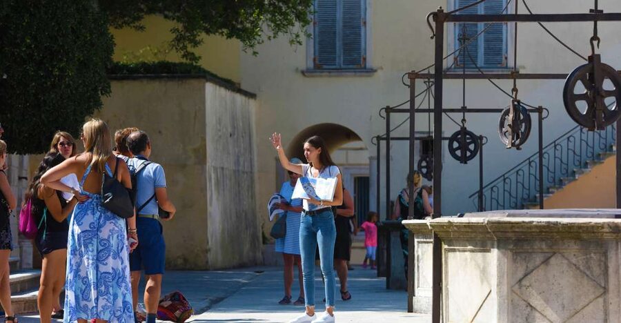 Zadar: Guided City Walking Tour - Five Wells Square: the easiest way to get your bearings