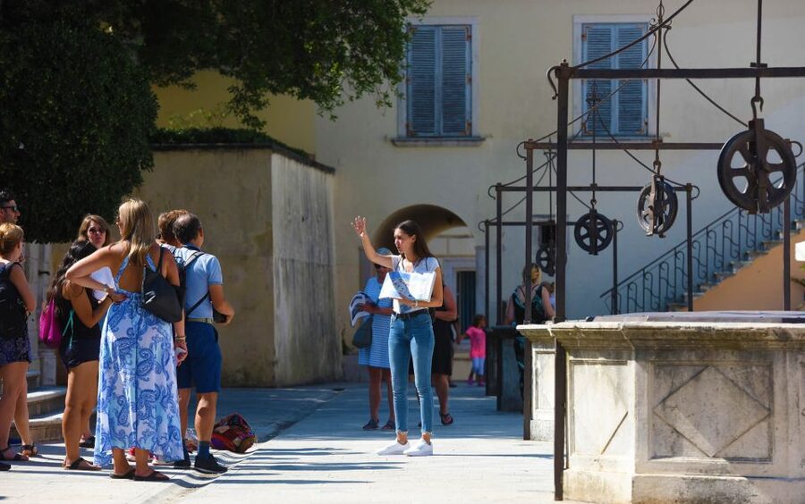 Zadar: Guided City Walking Tour - Land Gate and the city walls: history you can actually see