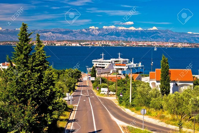 Zadar guided sightseeing bike tour - Stop 2: Church of St. Donat and the Forum area