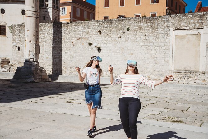 Zadar Guided Tour with Virtual Reality Experience - The Forum: aerial VR first, then you stand in the center