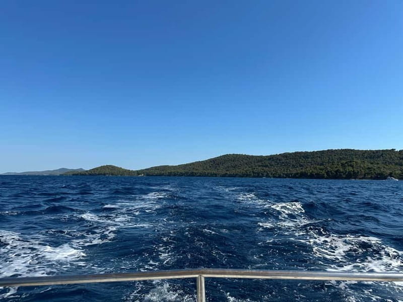 Zadar: Half-day trip wooden boat with drinks - ALL INCLUSIVE - Preko on Ugljan: drinks, village walking, and a food market visit