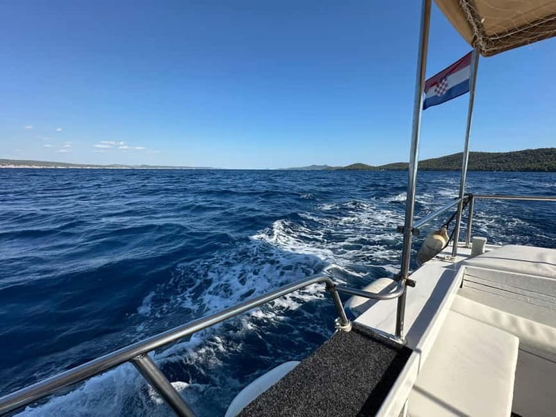 Zadar: Half-day trip wooden boat with drinks - ALL INCLUSIVE - Group size and guide vibe: what to expect on a small boat