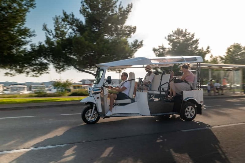 Zadar: Panorama Eco Tuk Tuk Tour - The Sphinx of Zadar: same myth shape, different hands