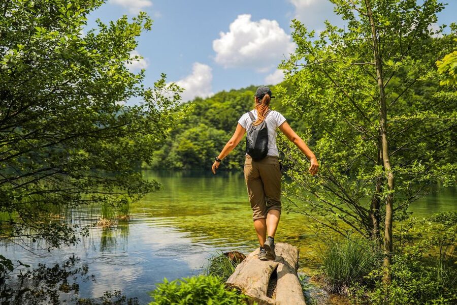 Zadar: Plitvice Lakes Full-Day Guided Tour with a Boat Ride - Upper and Lower Lakes: what the guided walk gets right