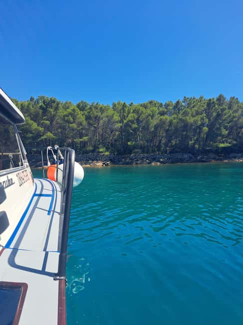 Zadar: Private Tour to Ugljan, Osljak and Galevac - half day - The Boat Setup: Private Skipper, Comfort, and Included Gear