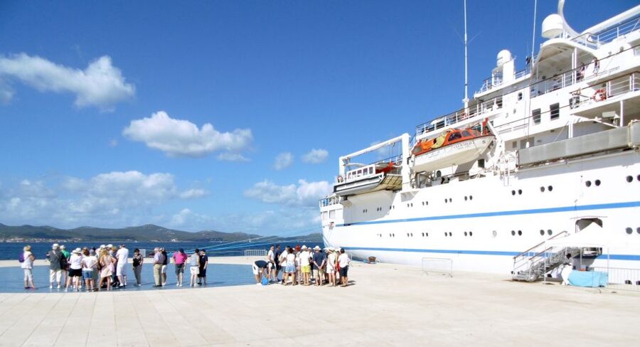 Zadar: Private Walking Tour Through 3,000 Years of History - Maraschino Liqueur Tasting: A 16th-Century Flavor You Can Actually Take Home