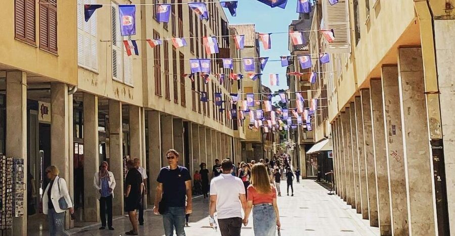 Zadar: Private Walking Tour Through 3,000 Years of History - Venetian Walls, Ottoman Pressure, and the Port of Fosa