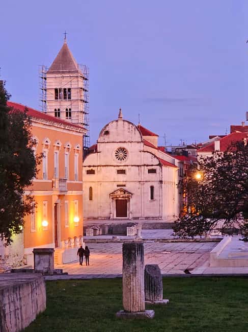 Zadar: Private walking tour through history and modern time - Meeting at the Rimski Forum: where the tour gets real