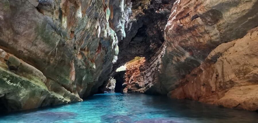 Zadar: Sakarun, Cave, Blue Lagoon, Dragon Eye & Snorkel Tour - Lunch and the Restaurant Stop: When Timing Matters