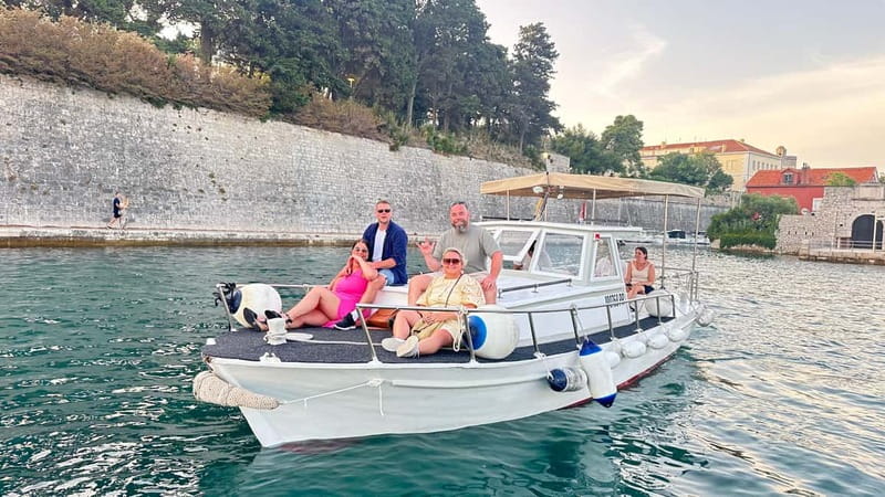 Zadar: Sunset boat tour with champagne - Sea Organ to Zadar waterfront: the golden-hour photo track