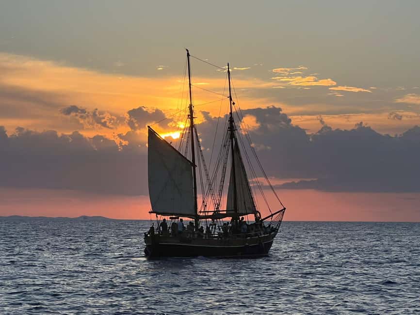 Zadar: Sunset Cruise on Traditional Boat with Wine - The 1.5-Hour Itinerary: What You’ll See as the Sky Changes