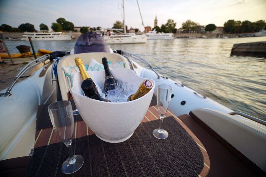 Zadar: Sunset & Nighttime Cruise with Sparkling Wine - Your Sunset Photo Stop: Sparkling Wine, Skyline Colors, and a Slower Pace
