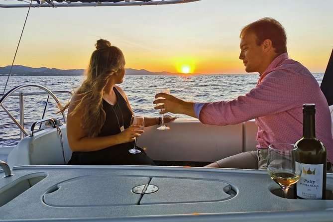 Zadar Sunset sailing experience - Wine and nibbles: small details that change the whole tone