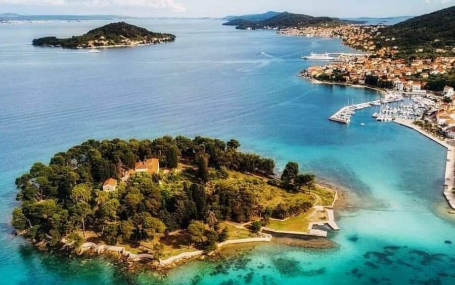 Zadar: Three Islands Private Boat Tour - Kostanj sandy beach in a car-free bay: the classic finish