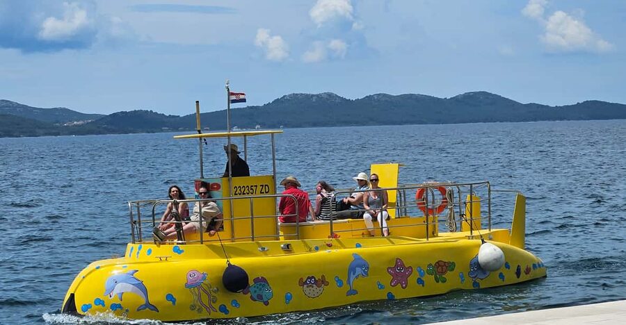 Zadar: Yellow Semi-Submarine Underwater Exploration Tour - Onboard rules and comfort: the small stuff that matters